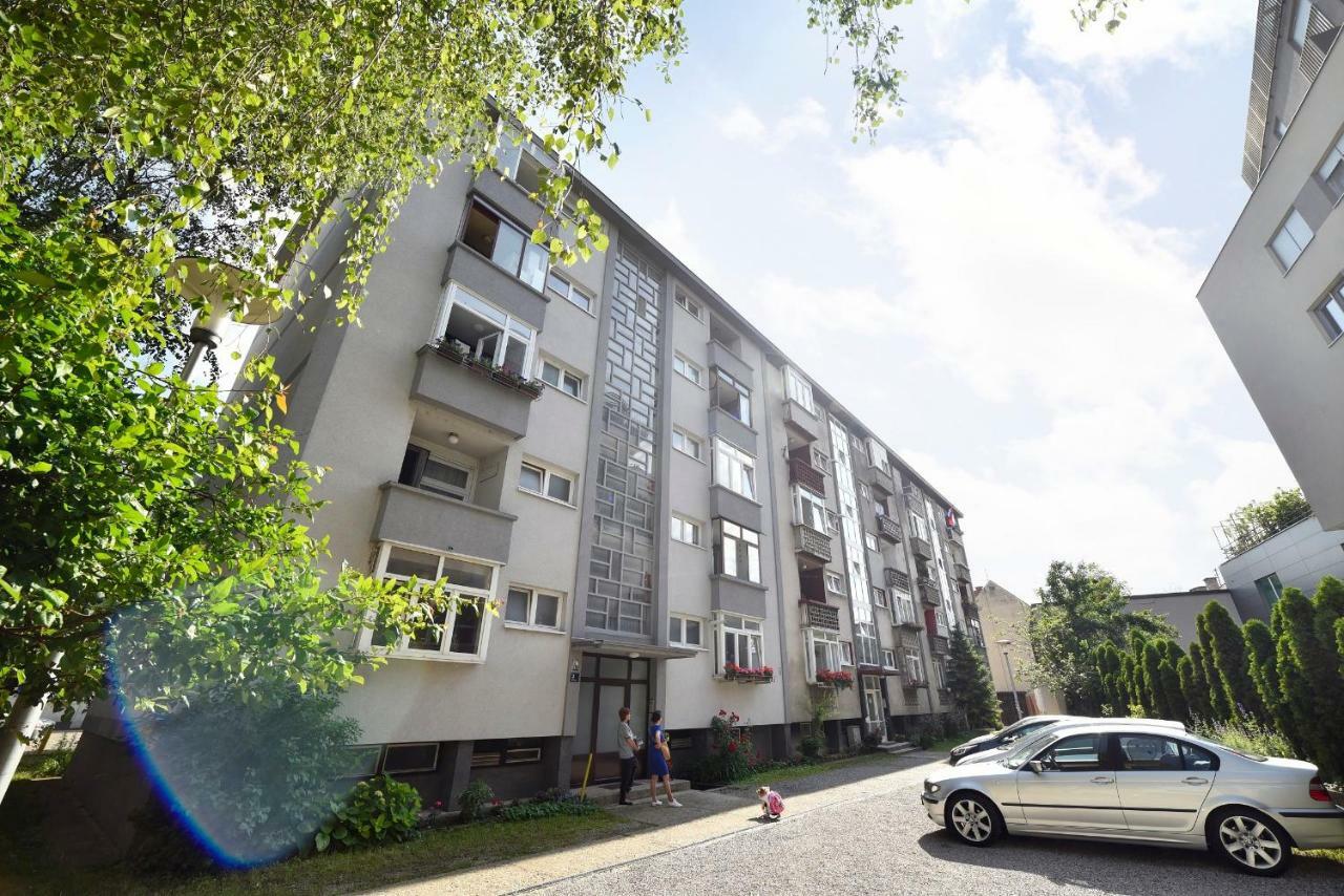 Hella 2 Apartment ซาเกร็บ ภายนอก รูปภาพ
