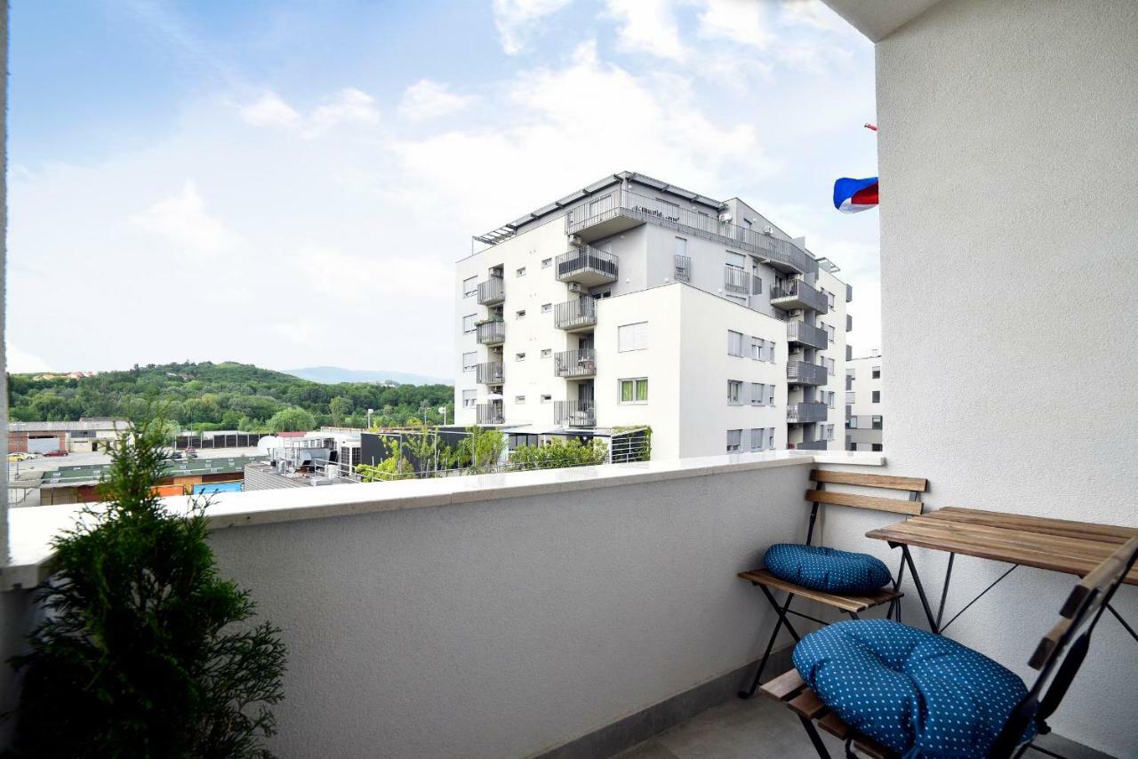 Hella 2 Apartment ซาเกร็บ ภายนอก รูปภาพ